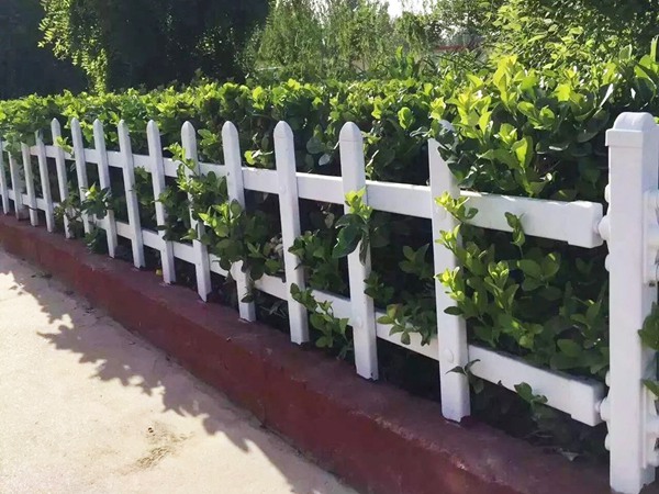 草坪護(hù)欄制作 張家口廣告公司